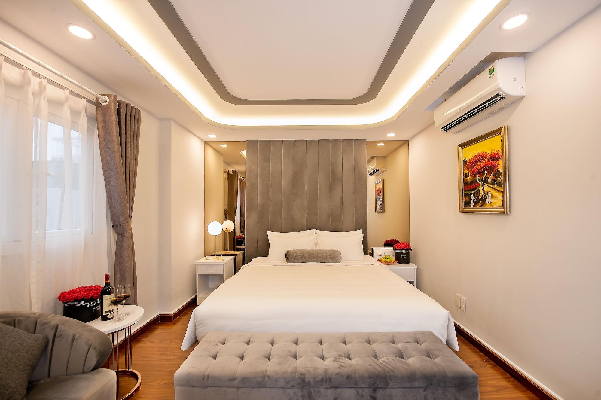 Khách sạn Adora Hồ Chí Minh 4*