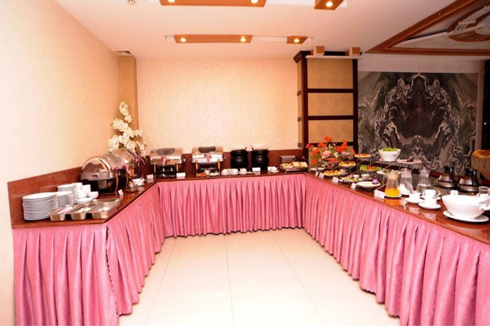 Adora Hồ Chí Minh Khách sạn 4*